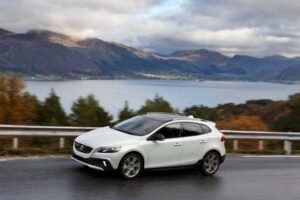 Volvo V40 Headligh Lens Cover Left Passenger Side + Manual